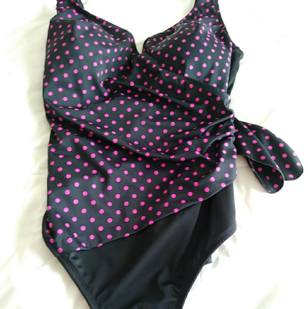 Stylish One Piece Bathing Suit Size 20W